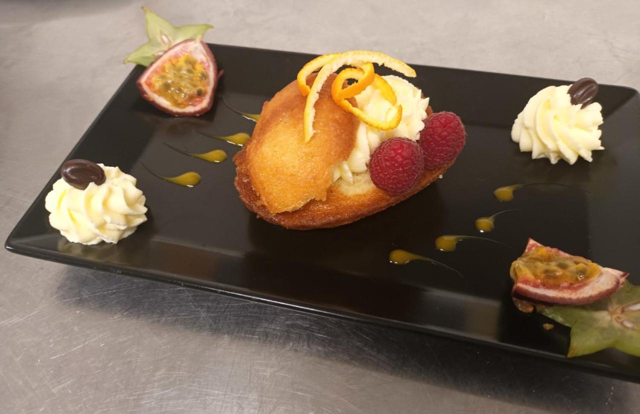 Logis Hotel Restaurant De La Madeleine Commercy 外观 照片